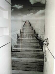 panel szklany do łazienki