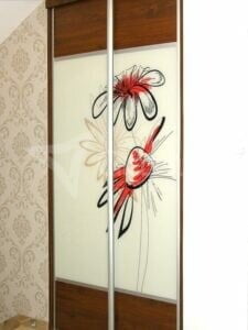 Szafy -galeria realizacji drzwi do szaf przesuwnych z wypełnieniem z paneli szklanych i luster