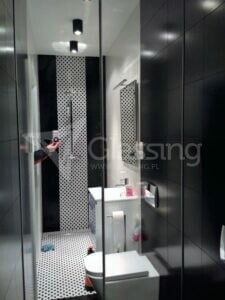 drzwi szklane z lustrem do łazienki