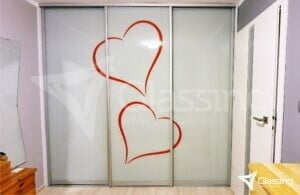 drzwi szklane do szafy przesuwnej z grafiką na szkle