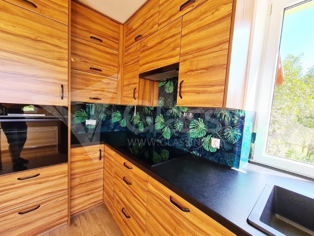 panel szklany do kuchni wzór liście monstera
