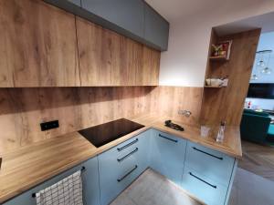 panel szklany kuchenny drewnopodobny